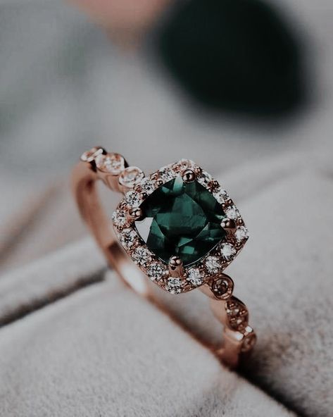 Dark Green Ring Aesthetic, Green Wedding Ring Emerald, Green Wedding Ring Aesthetic, Emerald Stone Wedding Rings, Emerald Engagement Ring Aesthetic, Green Promise Rings For Her, Dark Emerald Ring, Forest Green Engagement Ring, Wedding Rings Engagement Green