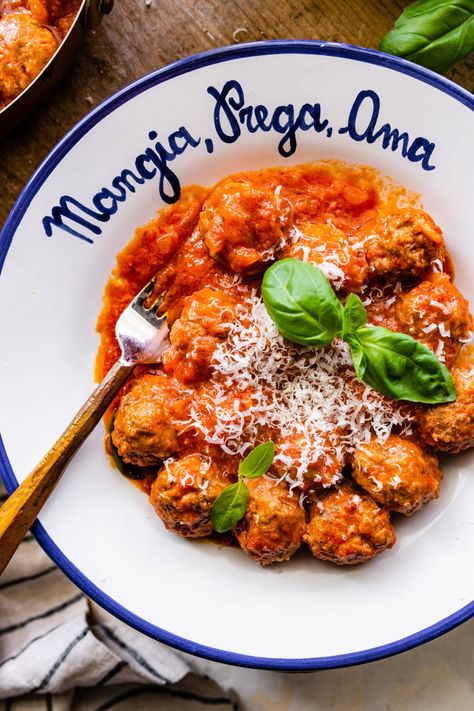 Polpette (Traditional Italian Meatballs) - CucinaByElena Polpette Recipe, Sugo Recipe, Best Meatballs Ever, Sausage Meatballs Recipes, The Best Meatballs, Meatballs In Tomato Sauce, Creamy Pesto Sauce, Italian Meatballs Recipe, Best Meatballs