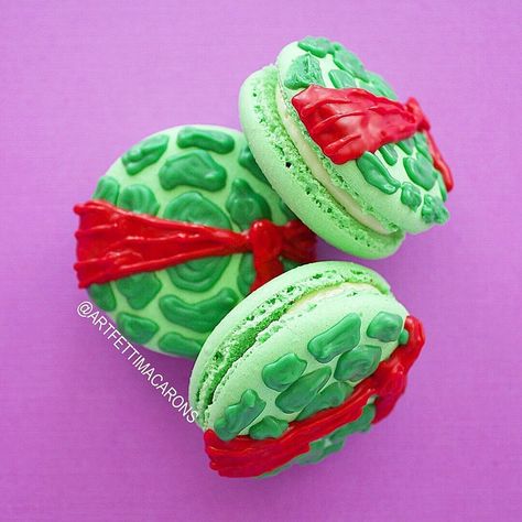 Artfetti Macarons on Instagram: “🐢🍕❤️ Ninja Turtles Macarons available for purchase on our website. You can also top one of our cakes with these! Check out all the sweet…” Geek Cake, Turtle Cakes, Cake Batman, Pirate Cakes, Cake Minecraft, Minion Cakes, Birthday Superhero, Lego Invitations, Superhero Birthday Cake