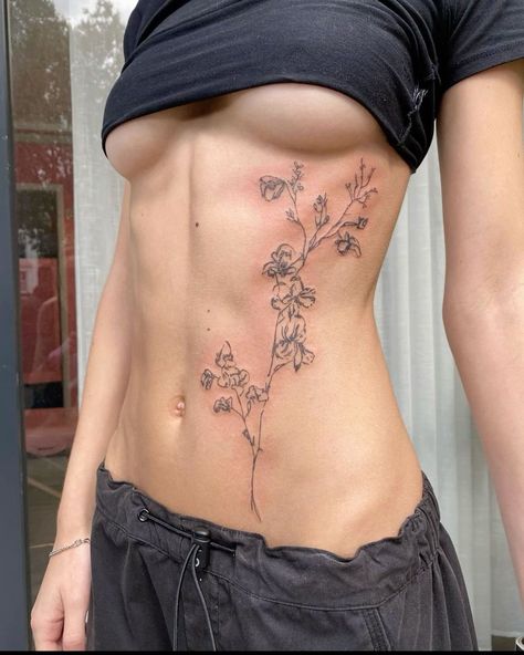 Different Types Of Tattoos Style, Dr Tattoo, Backpiece Tattoo, 16 Tattoo, Waist Tattoos, Funky Tattoos, Tattoo Graphic, Stomach Tattoos, Back Tattoo Women