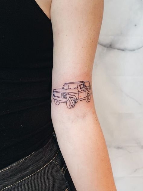 Ford Bronco Tattoo Ideas, Bronco Tattoo Ideas, Car Line Art Tattoo, Fineline Car Tattoo, Truck Outline Tattoo, Classic Car Tattoo Ideas, Fine Line Car Tattoo, Ford Bronco Tattoo, Ford Truck Tattoo