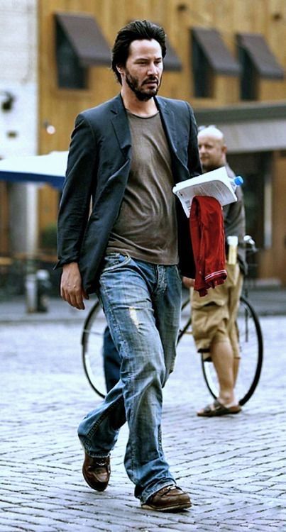 Keanu Reeves Style, Keanu Reeves House, Keanu Reeves John Wick, Keanu Charles Reeves, Style Evolution, Keanu Reeves, Outfits Casual, Perfect Man, Glee