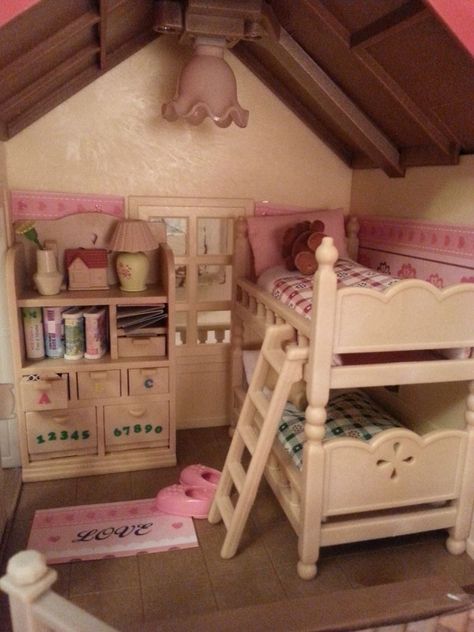 Sylvanian Families House, Vintage Upcycle, Sylvanian Families, Thrift Shopping, Instagram Page, Childrens Room, To Share, Second Hand, Bedroom