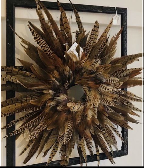 Feather Project, Pheasant Feather Decor, Feather Ideas, Feather Arrangements, Feather Crafts Diy, Wreath Alternative, Feather Wreath, Pheasant Feather, Wreath Wall Decor