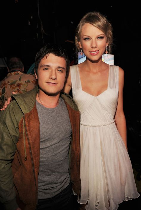 Josh Hutcherson (5'6"). Tall Actors, Photos Of Taylor Swift, Estilo Taylor Swift, Tyler Posey, Josh Hutcherson, Lea Michele, Teen Choice Awards, Zac Efron, Long Live Taylor Swift