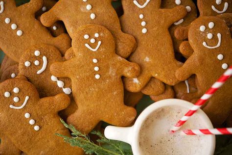 Gingerbread Cookies Recipe Vegan Gingerbread Cookies, Winter Baking, Soft Gingerbread Cookies, Peach Crumble, Vegan Gingerbread, Classic Cookies Recipes, Ginger Bread Cookies Recipe, King Food, King Arthur Flour