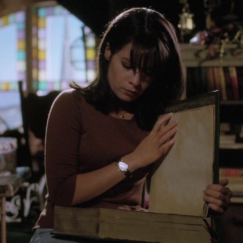 Charmed 90s, Charmed Aesthetic, Charmed Outfits, Charmed Season 1, Paige Matthews, Piper Halliwell, Charmed 1998, Charmed Tv Show, Charmed Tv