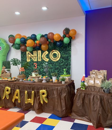 Simple Dinosaur Backdrop Ideas, 3 Rex Party, Name Backdrop, Dessert Table Backdrop, Table Backdrop, Simple Birthday Decorations, Dino Birthday Party, Month Workout, Easy Backdrops