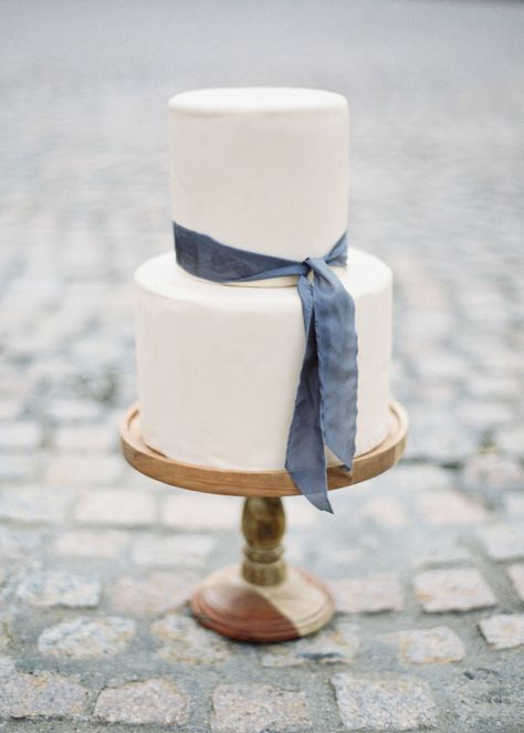 Jake and Heather Wedding Cake Diy Decorating, French Inspired Wedding, French Estate, Fall Wedding Color Palette, Creative Wedding Cakes, Bow Cakes, Small Wedding Cakes, White Wedding Cakes, Cool Wedding Cakes