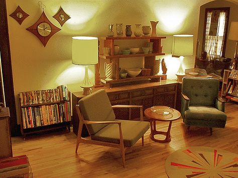 50s Interior Design Living Rooms, 50s Cottage, 50s Room, 50s Living Room, Retro Living Room Furniture, 1970s Living Room, 1950s Living Room, Midcentury Living, 70s Living Room