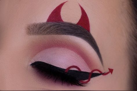 Cool Makeup Looks Creative Halloween, Thanksgiving Makeup Ideas, Devil Makeup Halloween, Makeup Ideas Simple, Maquillage Halloween Simple, Benefit Cosmetics Brow, Devil Makeup, Roller Lash Mascara, Halloween Make-up Looks