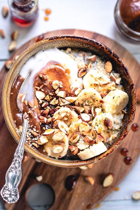 Maple Apple Butter Oatmeal | Quick Maple Apple Oatmeal Recipe Apple Butter Oatmeal, Maple Apple Butter, Yogurt Breakfast Bowl, Vegan Oatmeal, Yogurt Breakfast, Apple Oatmeal, Oatmeal Bowls, Oatmeal Recipe, Banana Oats