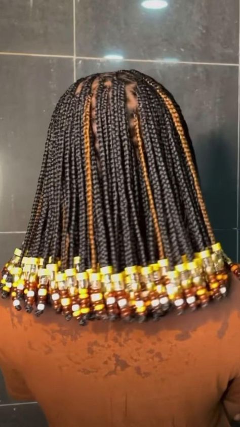 Sep 30, 2021 - This Pin was created by Simply Buki on Pinterest. Knotless Braids With Beads.. Short Knotless Braids, Short Knotless, Knotless Braids With Beads, Really Curly Hair, Big Box Braids, Banana Hair Clips, Short Box Braids, Big Box Braids Hairstyles, African Hair Braiding Styles