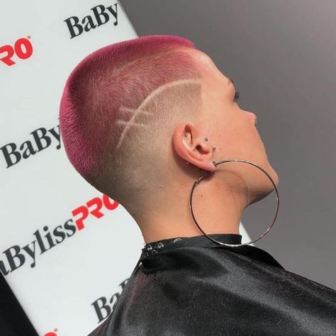 Buzz Cut Girls Who Inspire You to Cut Locks Dramatically Shaved Head Designs, Buzz Haircut, Shaved Hair Women, Buzz Cut Hairstyles, Half Shaved Hair, Shaved Hair Designs, Buzzed Hair, Cut Hairstyles, Woman Shaving