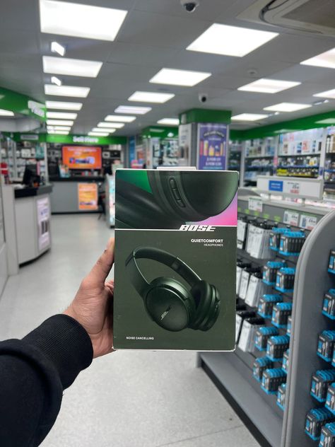 Green Headphones, Bose Headphones, Bose Quietcomfort, Wireless Noise Cancelling Headphones, Lose Yourself, Noise Cancelling Headphones, The New School, New School Year, Vintage Vibes