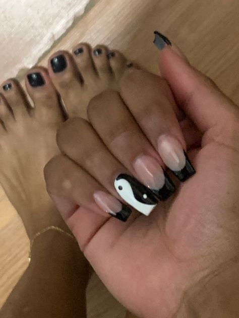 Ying Yang Nail Art, Yin And Yang Nails, Nail Inspo Almond, Ying Yang Nails, Yin Yang Nails, Almond Nails Designs, Nail Idea, Ying Yang, Almond Nails