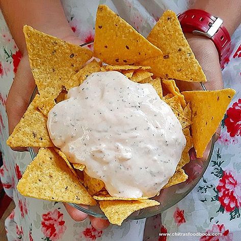 mayonnaise dip for nachos chips Dips With Mayonnaise, Mayonnaise Dip Recipes, Cheese For Nachos, Healthy Queso Dip, Dip For Nachos, Nacho Dips, Mayonnaise Dip, Healthy Queso, Nachos In Oven