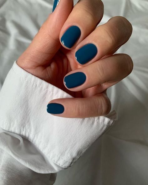 Manikur Kuku, January Nails, Short Gel Nails, Spring Nail Colors, Casual Nails, Blue Nail, Nagel Inspo, Short Nail Designs, Minimalist Nails