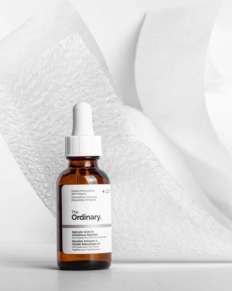 The Ordinary Salicylic Acid, Herbal Shop, Ordinary Skincare, The Ordinary Skincare, Color Palette Bright, Acne Solutions, Skincare Photography, Flaky Skin, Gentle Exfoliator