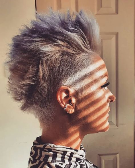 Pixie Mohawk, Girl Mohawk, Female Mohawk, Punk Mohawk, Mohawk Hairstyle, Mohawk Hairstyles For Women, Mohawk Haircut, Faux Hawk Hairstyles, Mohawk Styles