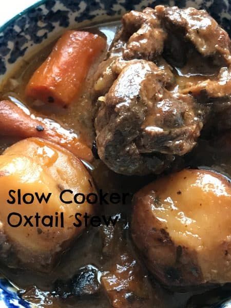 Oxtail Slow Cooker, Slow Cooker Oxtail, Oxtail Recipes Crockpot, Oxtail Recipes Easy, Slow Cooker Caramelized Onions, Cooking Oxtails, Oxtail Stew Recipe, Stew Slow Cooker, Oxtail Recipe