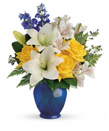 Teleflora's Oceanside Garden Bouquet #campbellsflowers Yellow Flower Arrangements, Lobby Decor, White Flower Arrangements, Send Flowers Online, Garden Bouquet, Altar Flowers, Blue Delphinium, Thank You Flowers, Arrangement Floral