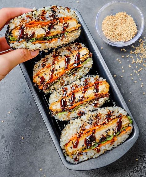 ‘Katsu’ Sushi Sandwiches or Onigirazus 🍙 I used Japanese sushi rice wrapped in nori sheets filled with the “Katsu” which are actually… Sushi Sandwiches, Japanese Sushi Rice, Nori Sheets, Vegan Sushi, Sushi Sandwich, Japanese Sushi, Sushi Recipes, Sushi Rice, Sushi Rolls