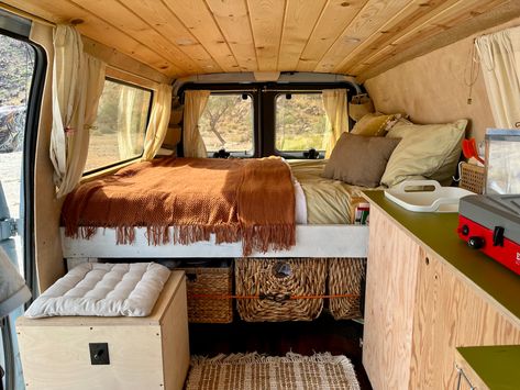 Easy Van Build, Ecoline Van Conversion, Camper Interior Design Ideas, Small Van Build, Van Life Bed, Tiny Van Conversion, Van Conversion Ideas Layout, Caravan Living, Camper Interior Design