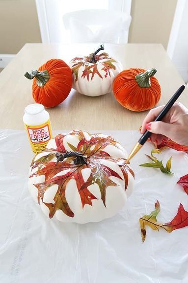 No Carve Pumpkin, Fall And Halloween Decor, Pumpkin Idea, Decoupage Pumpkins, Diy Decoupage, No Carve Pumpkin Decorating, Casa Halloween, Fall And Halloween, Fall Thanksgiving Decor