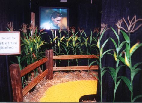 wizard of oz decoration ideas for work | Wizard of Oz Props Rentals Wizard Of Oz Props, Barnyard Vbs, Wizard Of Oz Halloween, Wizard Of Oz Play, Wizard Of Oz Musical, Wizard Of Oz Decor, Homecoming Themes, Prom Themes, Corn Stalks