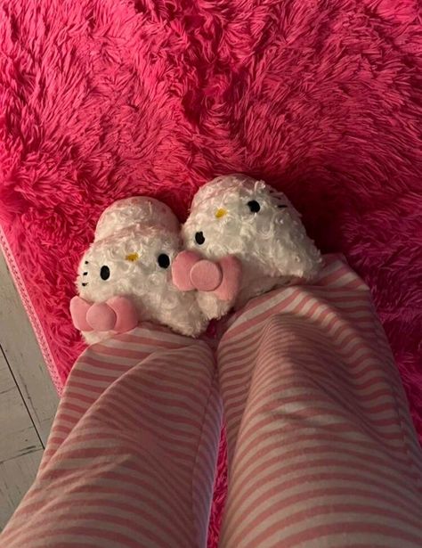 Hello Kitty Slippers, Slippers Fur, Fluffy Shoes, Y2k Background, Kitty Clothes, My Melody Wallpaper, Hello Kitty Clothes, Hello Kitty Aesthetic, Hello Kitty Accessories