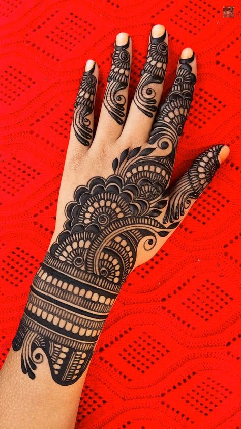 Bharwa Mehndi Designs Full Hand, Mehndi Designs Ramzan, Mehendi Designs For Left Hand, Hindu Mehndi Designs, Bharva Mehndi Designs, Arabic Back Hand Mehndi Designs, Left Hand Mehndi Designs, Rakhi Special Mehndi Designs, Eid Mubarak Mehndi