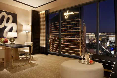 Best Las Vegas Hotels, Las Vegas Luxury Hotels, Las Vegas Suites, Vegas Hotel Rooms, Las Vegas Luxury, Luxury Hotel Room, Wynn Las Vegas, Vegas Hotel, Hotel Pool