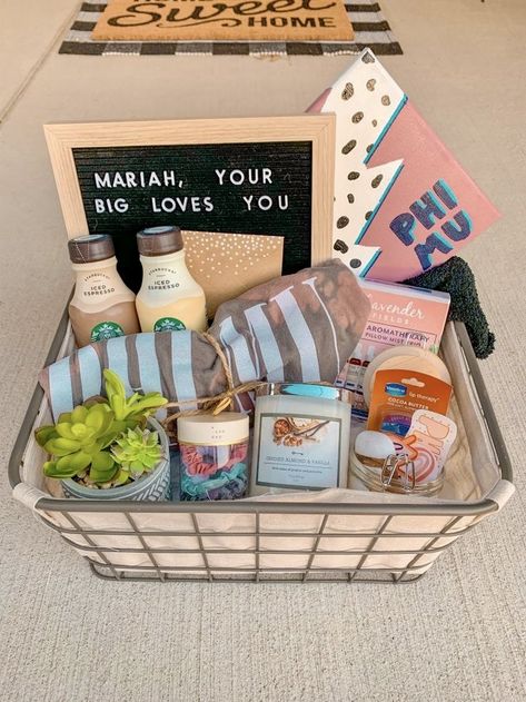 Big/little Sorority Gifts, Baskets For Little, Little Gifts Sorority Baskets, Big And Lil Gift Ideas, Baskets For Big Little, Big Sis Lil Sis Gift Baskets, Basket Ideas Sorority, Gifts For Sorority Big, Cute Big Little Gifts