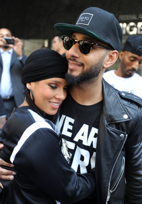 Pin for Later: Can't-Miss Celebrity Pics!  Alicia Keys and Swizz Beatz got adorable at a #BringBackOurGirls protest in NYC on Tuesday. Alisha Keys, Black Celebrity Couples, Celebs Without Makeup, Swizz Beatz, Hollywood Blvd, Happy Families, The Cosby Show, Cute Celebrity Couples, Celebrity Style Inspiration