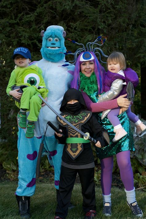 Monsters Inc Family Costume, Monsters Inc Halloween Costumes, Monsters Inc Halloween, Partner Costumes, Iconic Movie Characters, Halloween Safety, Halloween Mantel, Halloween Music, Halloween 2022