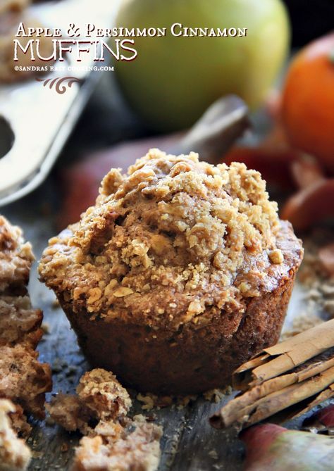 Apple and Persimmon Cinnamon Muffins {Recipe} - Sandra's Easy Cooking Persimmon Muffins, Cinnamon Muffins Recipe, Apple Crumb Muffins, Persimmon Bread, Muffin Recipes Cinnamon, Persimmon Recipes, Apple Muffin Recipes, Crumb Muffins, Apple Crumb