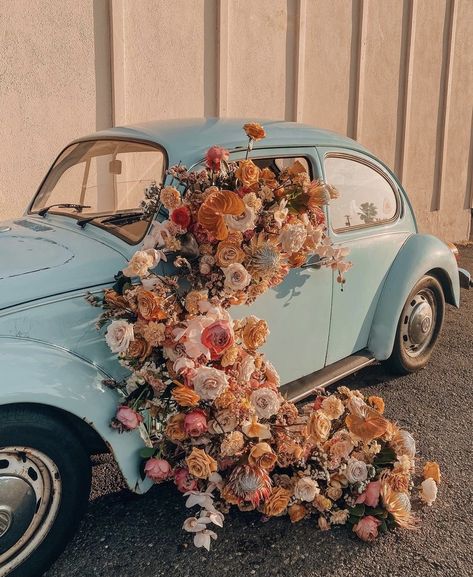 Vw Beetle Flower, Retro Wedding Theme, Indian Ceremony, Bloom Fashion, Wedding Website Template, Volkswagen Bug, Festival Bride, Vintage Volkswagen, Flower Installation