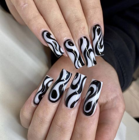 Wavy Line Nails, Line Nails, Swirl Nail, Black And White Nail, Black And White Swirl, Black And White Nail Art, Polish Design, Lines On Nails, White Nail Art