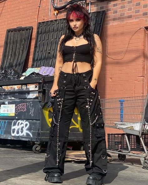 Baggy Pants Outfit, Alt Outfits, Chain Women, Vintage Trousers, Y2k Aesthetic Outfits, Women Pants, Baggy Pant, Punk Style, Dark Fashion