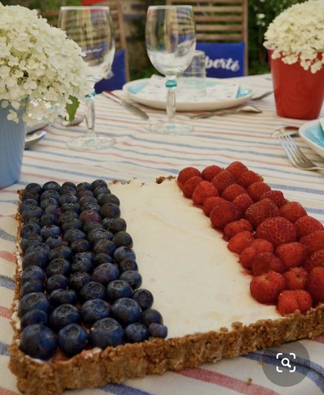 Bastille Day Food, French Party Ideas, French Birthday Party Ideas, Bastile Day, Bastille Day Party, French Food Party, France Dessert, Paris Party Decorations, French Themed Parties