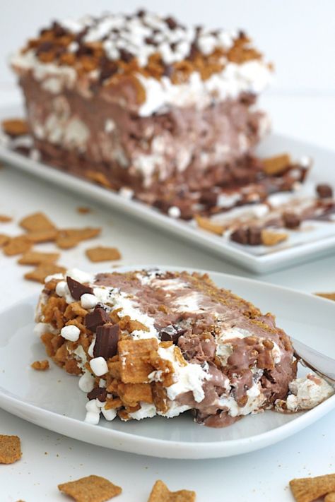 S'mores Ice Cream Cake Homemade Chocolate Frosting, Smores Cake, Best Chocolate Desserts, Ice Cake, Easy Ice Cream, Brownie Desserts, Cream Cakes, Savory Appetizer, Summer Dessert Recipes