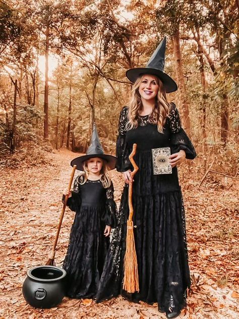 Mommy Witch Costume, Witches And Wizards Costume, Nice Witch Costume, Matching Witch Costumes, Girl Witch Costume Kids Diy, Witches Family Costume, Boho Witch Costume Diy, Mom Daughter Witch Costume, Witch Costumes Kids Diy