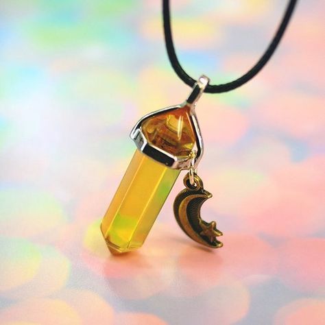 Citrine Quartz Crystal Necklace Crystal Choker / Pastel Goth Orange Yellow Crystal Quartz Necklace / Citrine Necklace Pendants, Goth Couture, Grunge Chokers, Crystal Quartz Necklace, Pastel Jewelry, Pastel Grunge, Choker Jewelry, Citrine Necklace, Quartz Crystal Necklace