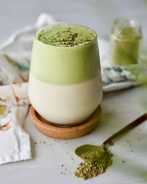 Matcha Dalgona Latte, Superfood Powders, Matcha Coconut, Blessed Girl, Milk Tea Recipes, Drinks At Home, Matcha Drink, Matcha Recipe, Vegan Cafe