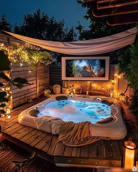 Secluded Hot Tub Ideas, Garden Ideas Hot Tub, Backyard Interior Design, Cold Tub Outdoor, Outside Hot Tub, Whirpool Outdoor, In Home Spa, Whirlpool Deck, Spa Outdoor