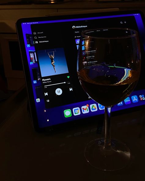 Wine And Music Aesthetic, Wine Aesthetic, Mood Aesthetic, Morning Texts, Good Morning Texts, Music Aesthetic, Wine Lovers, Night Life, Texts