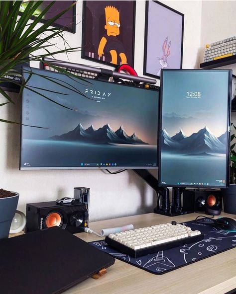 2 Monitor Pc Setup, 3 Screen Desk Setup, Pc Setup With Laptop, Dual Screen Desk Setup With Laptop, Triple Screen Setup, Three Screen Desk Setup, 27 Inch Monitor Setup, Desk Setup Dual Monitor, Decorating Tv Stand