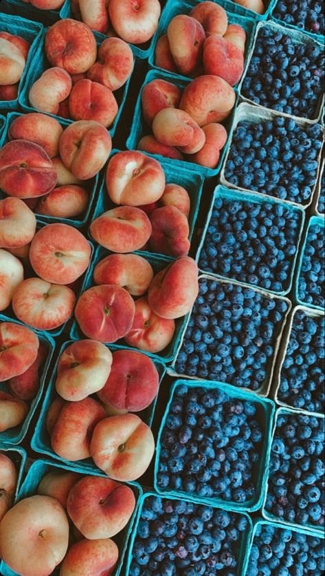 Farmers Market Berries, Summer Farmers Market Aesthetic, Farmers Market Pictures, Farmers Market Photoshoot, Produce Aesthetic, Summer Fruit Aesthetic, Market Photoshoot, Summer Farmers Market, Farmers Market Aesthetic