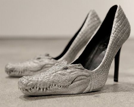 Check out these Alligator shoes! For ladies who love to be noticed. Designed by SIT Noir with Rob and Erik Hillenbruk. Very Arty as they are Limited Edition. Great for Halloween and high fashion events. Croc Heels, Crocodile Shoes, Killer Heels, Shoe Art, Tory Burch Flats, Crazy Shoes, Designer Heels, Amelie, High Heel Shoes